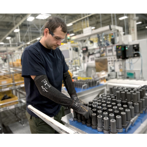 アンセル　耐切創手袋　ハイフレックス　１１－９３７　３／４コーティング　Ｓサイズ　（11-937-7）114-6532【（株）アンセル・ヘルスケア・ジャパン】